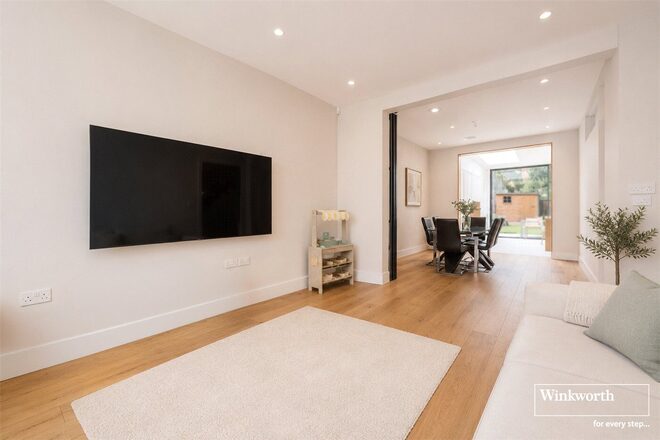 Egerton Gardens, London, NW4