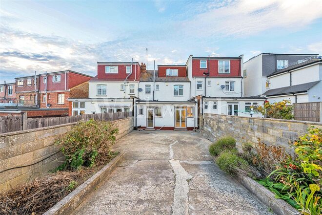 Montpelier Rise, London, NW11