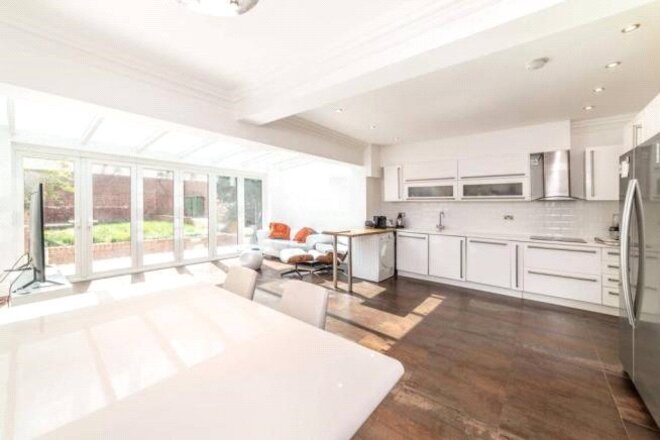 Redington Gardens, London, NW3