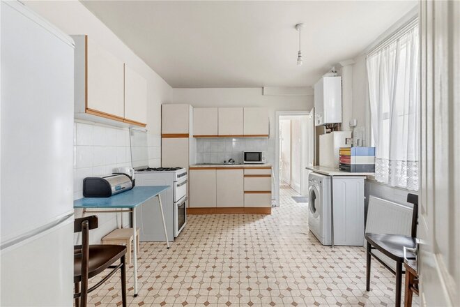 Clissold Crescent, London, N16