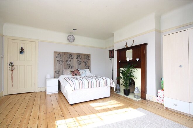 Alumhurst Road, Dorset, BH4