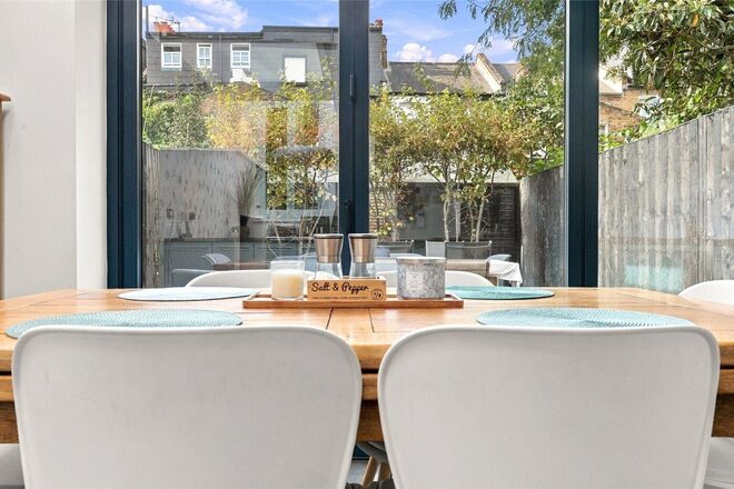 Kersley Road, London, N16