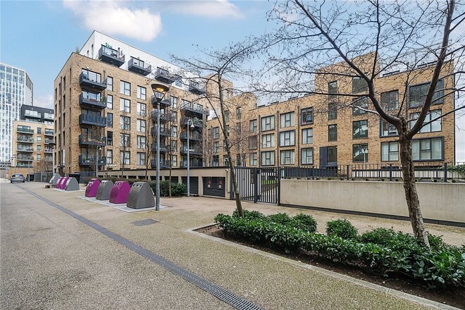 Staith Court, London, E3