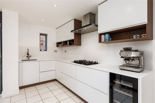 Scott Avenue, London, SW15