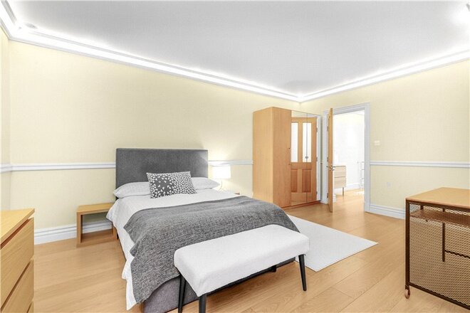 Parke Road, London, SW13