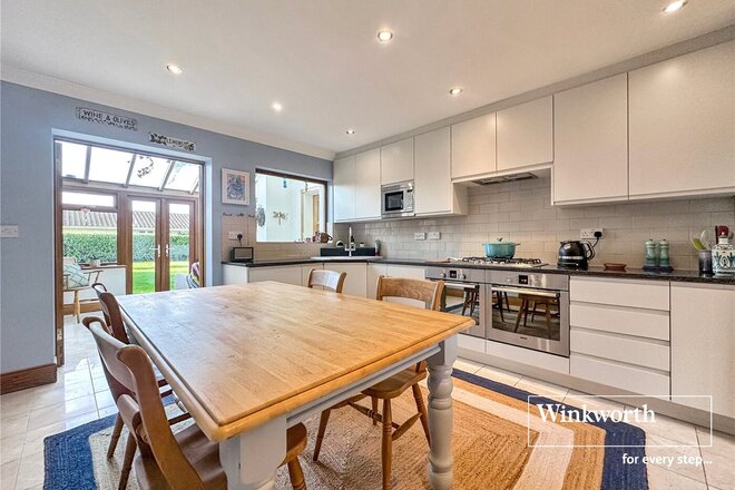Highfield Road, Ferndown, BH22