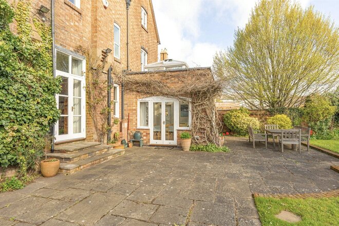 Eastnor Grove, Warwickshire, CV31