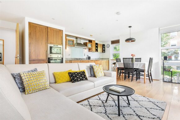 Whitelands Crescent, London, SW18