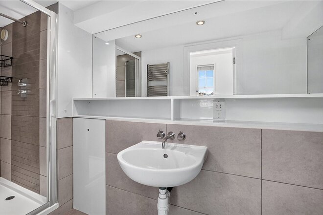 Kingsway Place, London, EC1R