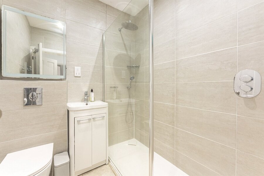 Apt Bath