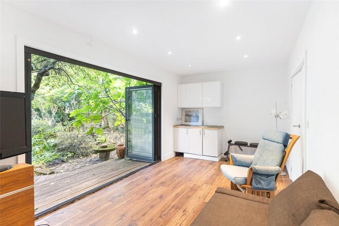 Stockwell Park Road, London, SW9