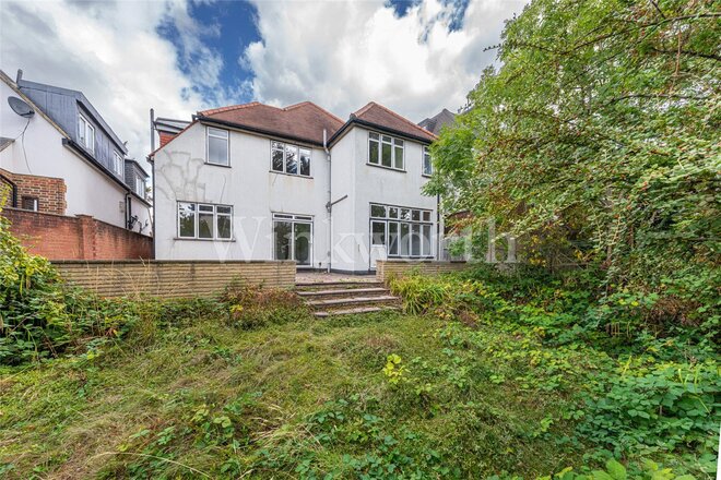 Wayside, London, NW11