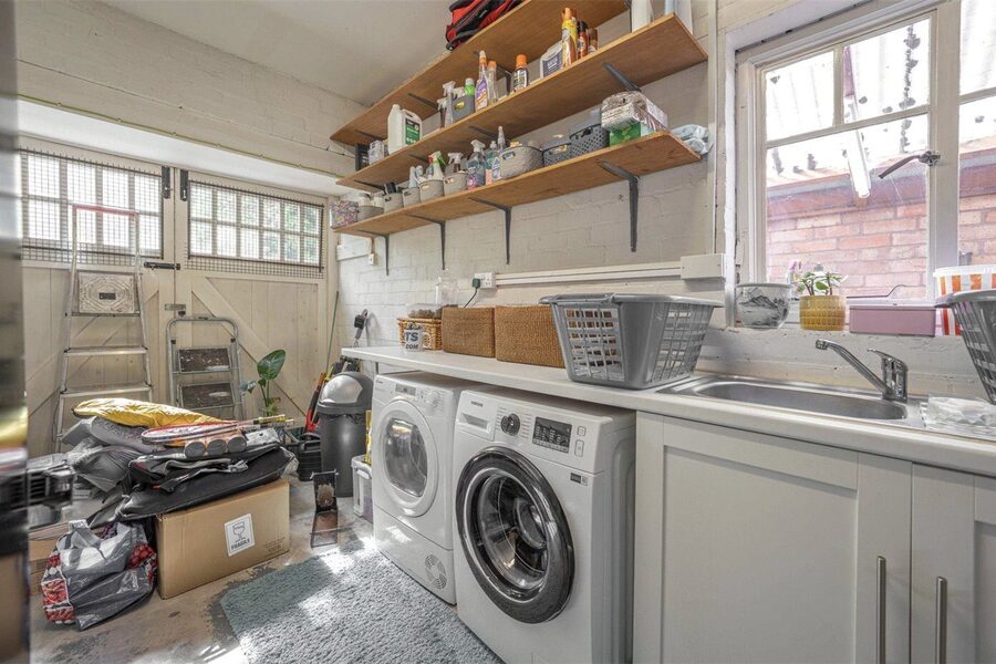 Garage/Utility Room