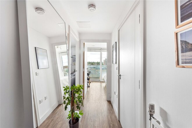 Roseberry Place, LONDON, E8