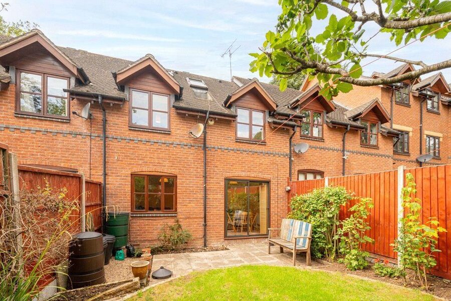 Garden To House