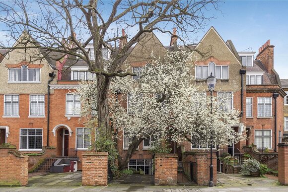 Bedford Gardens, London, W8
