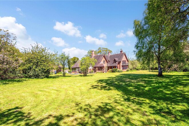 Flexford Road, Near Winchester, SO52