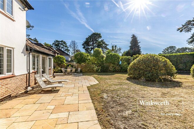 Golf Links Road, Dorset, BH22
