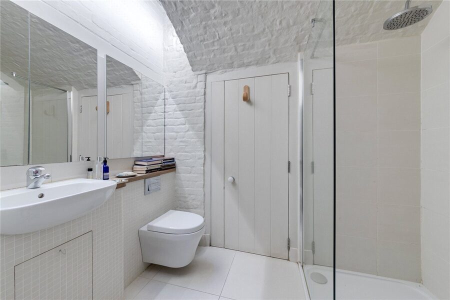Lgf Shower Room