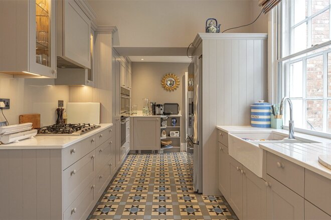Lansdowne Circus, Warwickshire, CV32