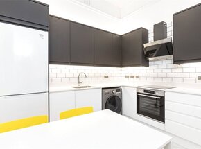 Bedford Avenue, London, WC1B