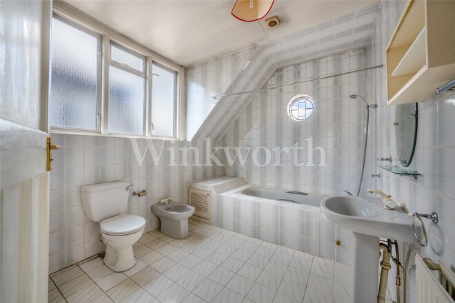 Wayside, London, NW11