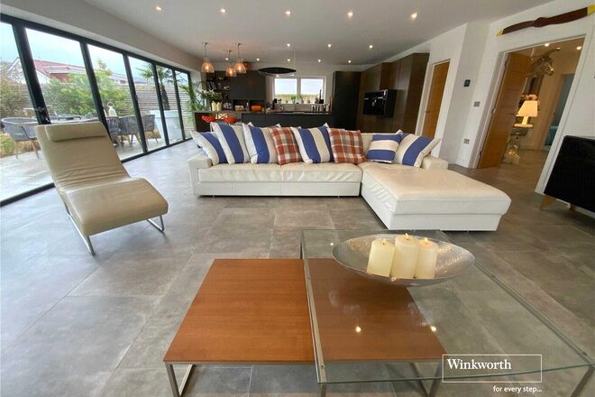Sheldrake Road, Christchurch, BH23