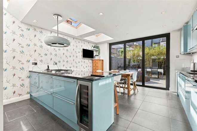 Kersley Road, London, N16