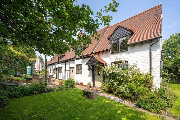 Station Road, Southam, CV47
