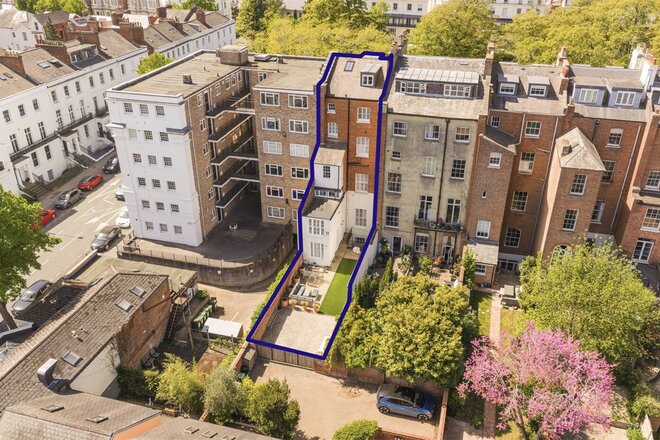 Clarendon Square, Warwickshire, CV32