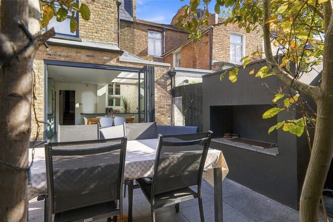 Kersley Road, London, N16