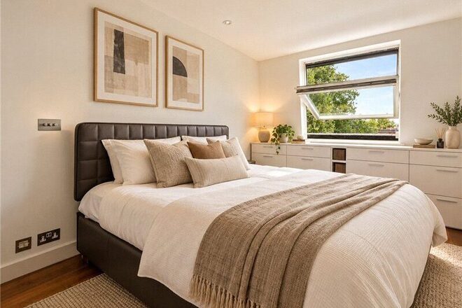 Nevern Square, London, SW5