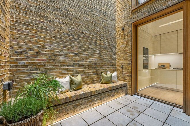 Bingham Place, London, W1U