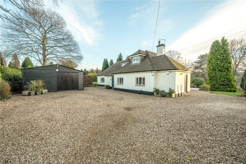 Old Kiln Close, Churt, Farnham, Surrey, GU10