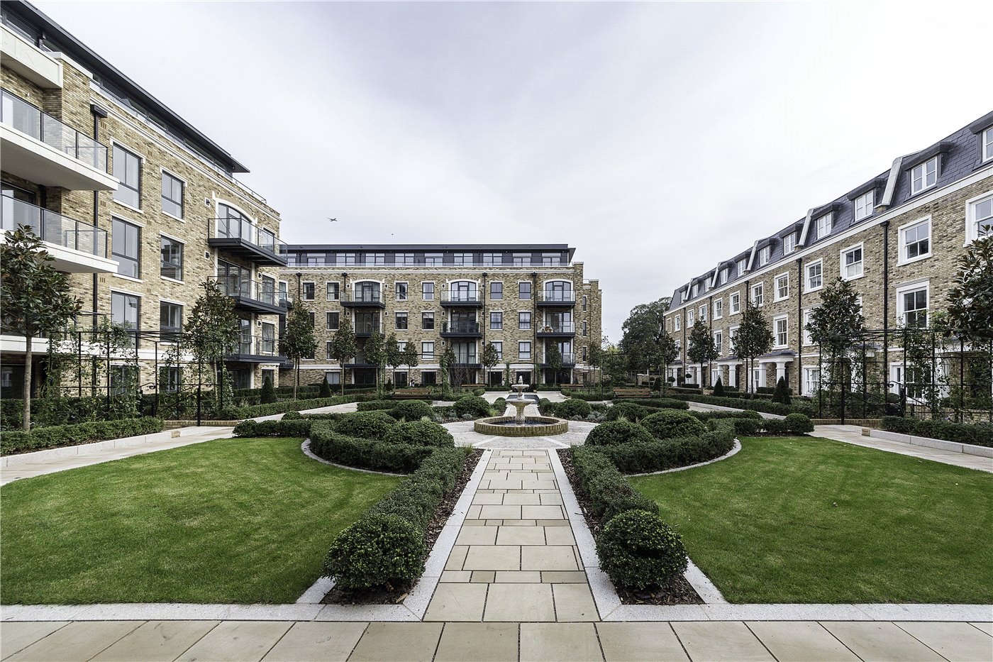 Renaissance Square Apartments, Palladian Gardens, Chiswick, London, W4