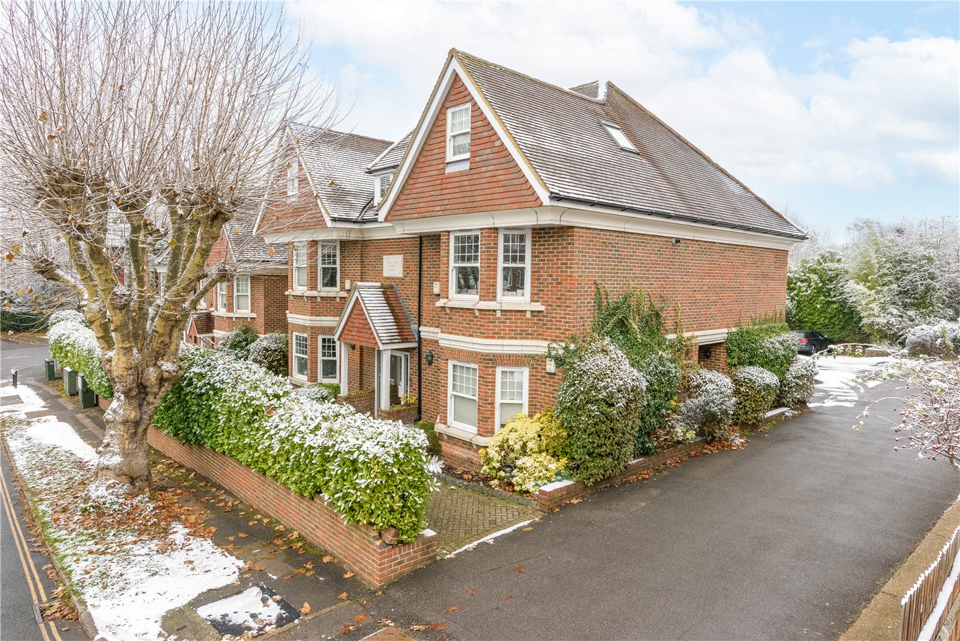 Park Rise, Leatherhead, Surrey, KT22