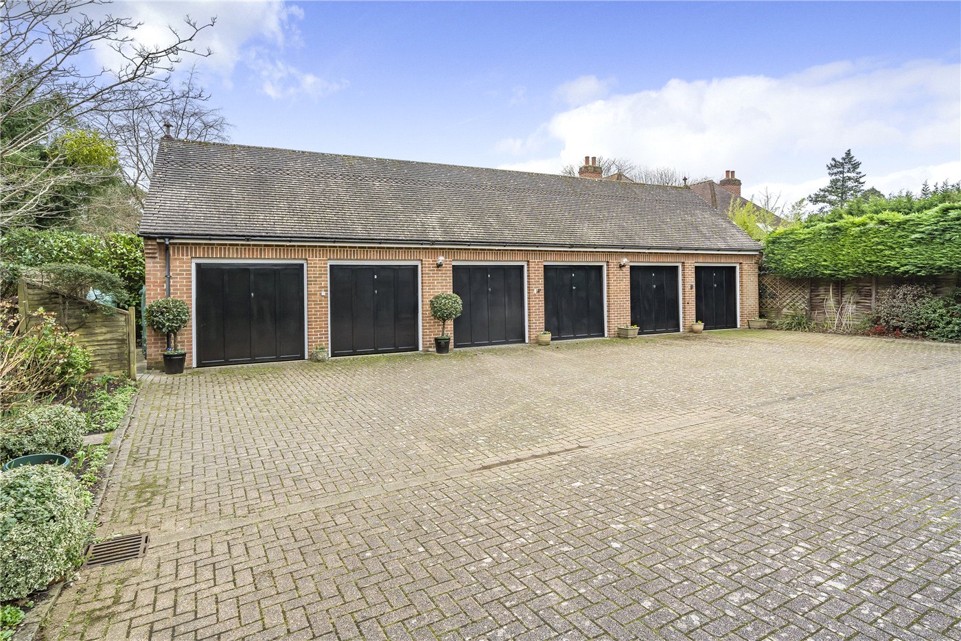 Swingate Road, Farnham, Surrey, GU9