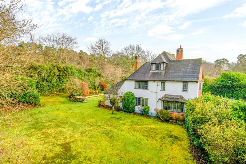 Byfleet Road, Cobham, Surrey, KT11