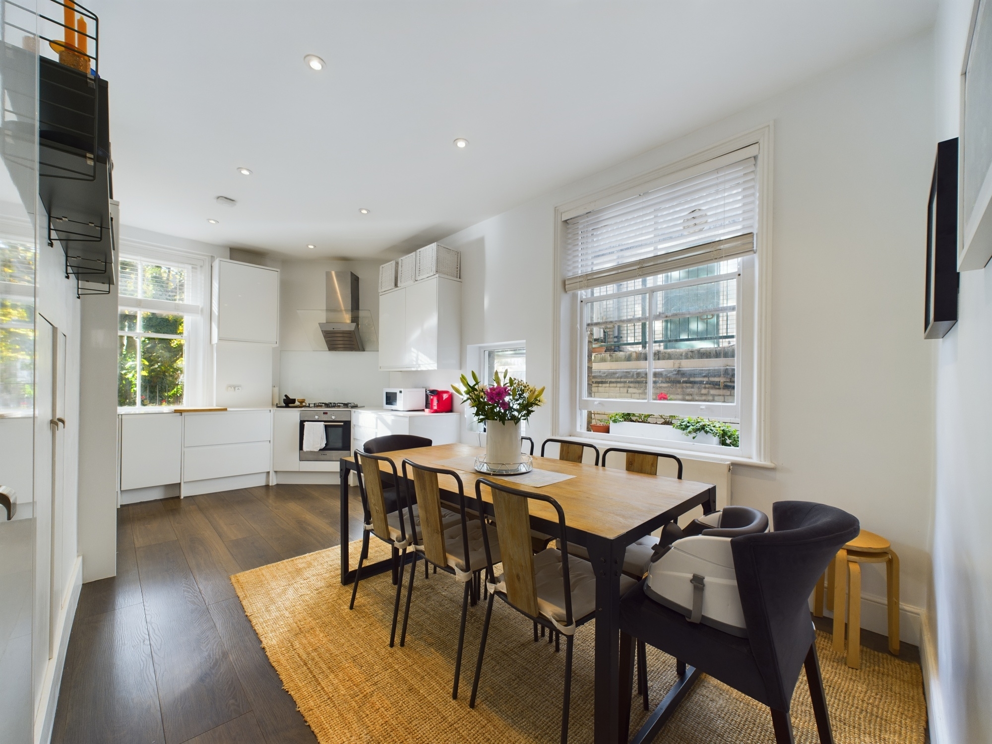 Cleveland Mansions, Widley Road, Maida Vale, London, W9 1 bedroom flat/apartment in Widley Road