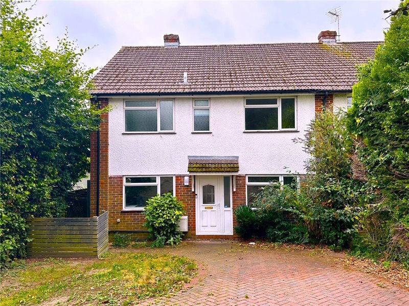 Waynflete Lane, Farnham, Surrey, GU9