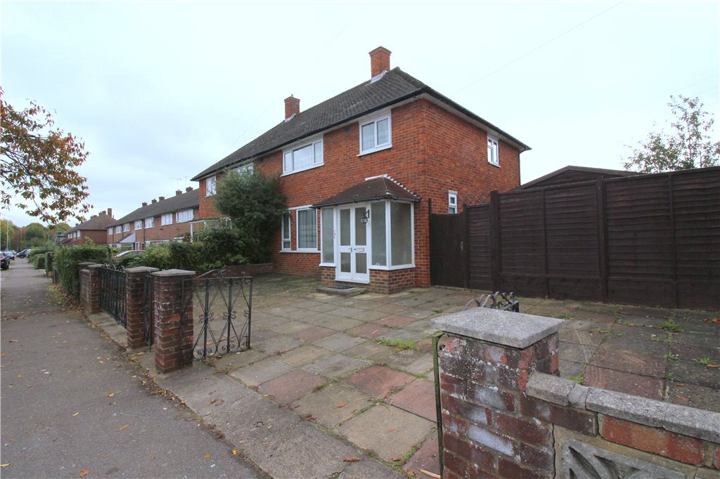 3 bedroom property for sale in Aycliffe Road, Borehamwood