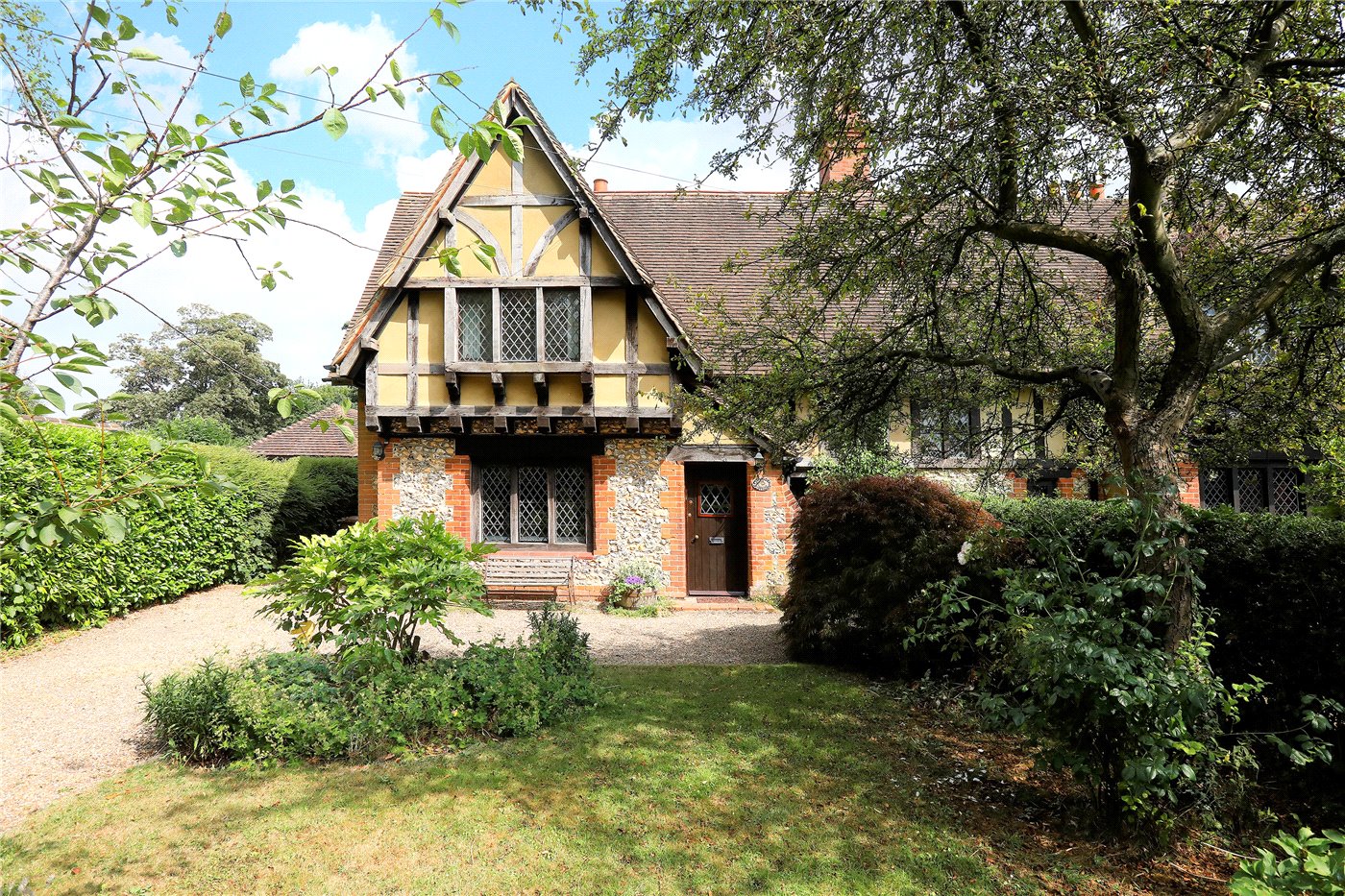 3 bedroom property for sale in Shabden Cottages, High Road, Chipstead