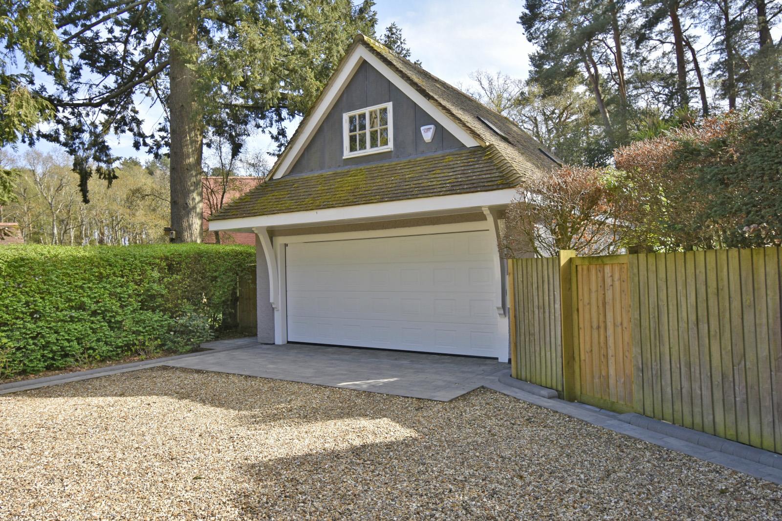 Smugglers Lane, Colehill, Wimborne, Dorset, BH21