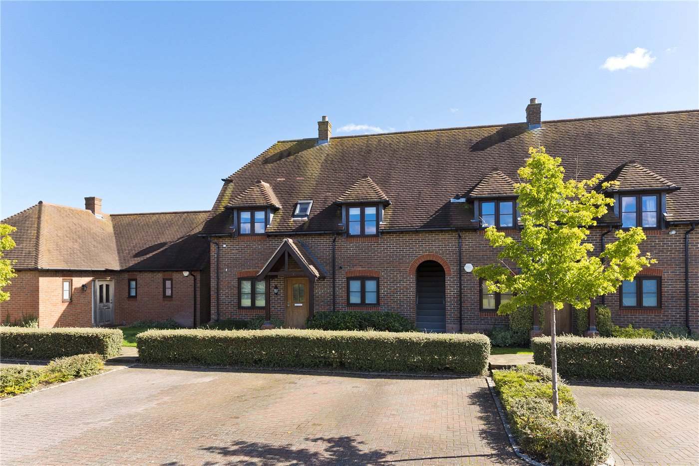 Summer Close, Byfleet, West Byfleet, Surrey, KT14