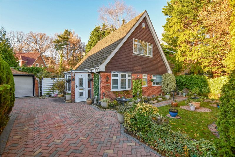 Foxcote, Finchampstead, Wokingham, Berkshire, RG40