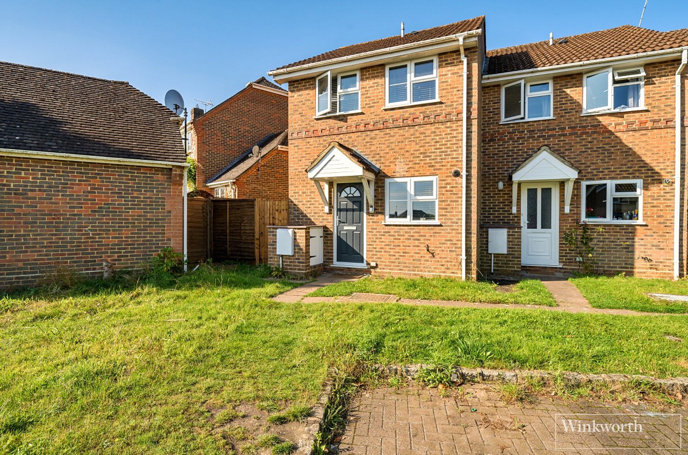 Hodges Close, Bagshot, Surrey, GU19