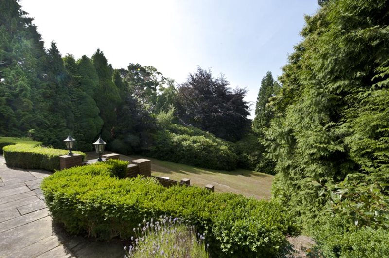 Cobbetts Hill, Weybridge, Surrey, KT13