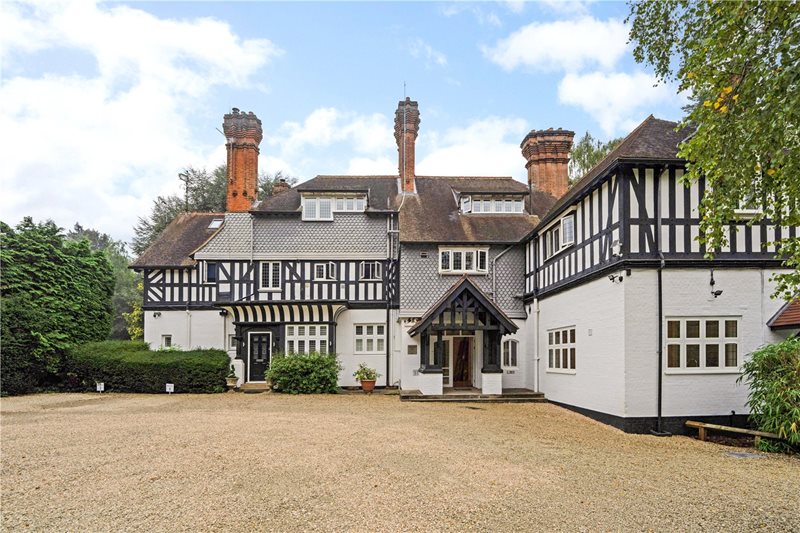 New Place, London Road, Sunningdale, Ascot, SL5