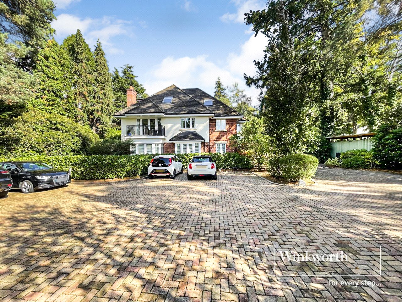 Dudsbury Avenue, Ferndown, BH22