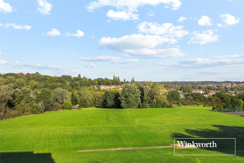 Snowberry Close, High Barnet, EN5